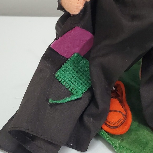 Vintage Annalee Halloween Witch Kid Trick or Treat Poseable Felt Doll 1990s - Picture 4 of 12